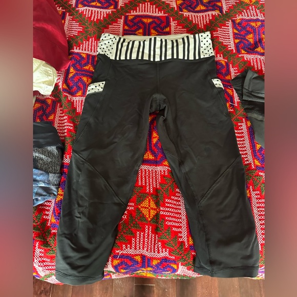 Selling all my inspire crops only worn a few times. Excellent quality. - Picture 5 of 8